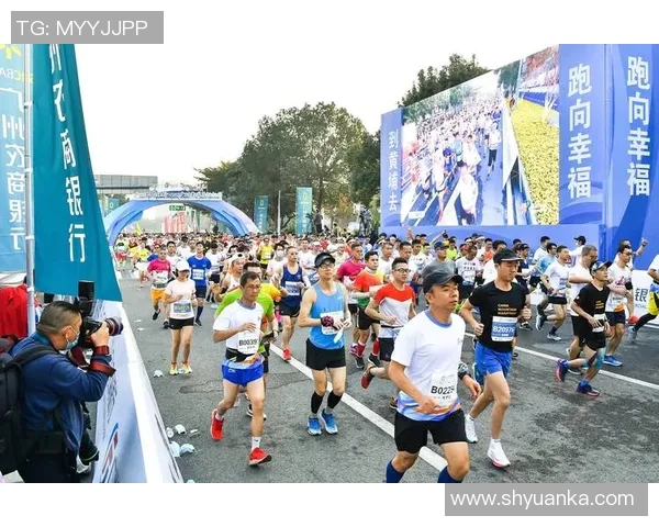 广州城市马拉松精彩点评：滑板队展现力量与激情的完美结合